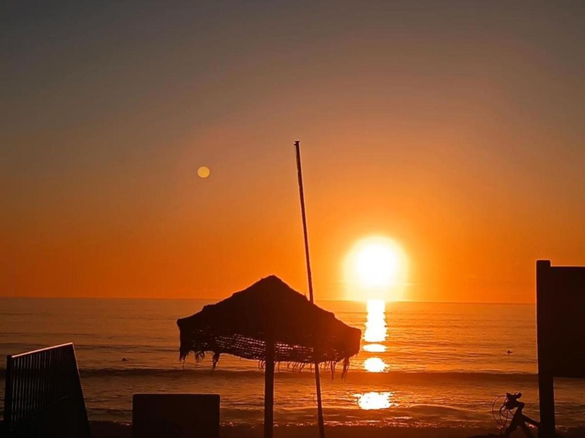The Beach Place Costa da Caparica Bagian luar foto